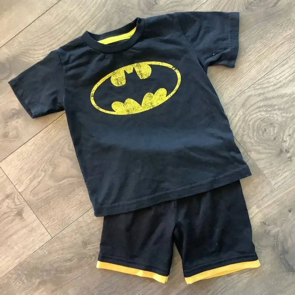 Batman Vintage Style T-Shirt and Shorts - Picture 2 of 6